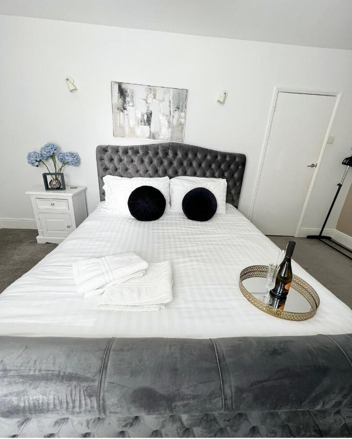 Modern 3 Bed, Heart Of Ashley Cross, 5 Mins To Sandbanks Poole Exterior foto